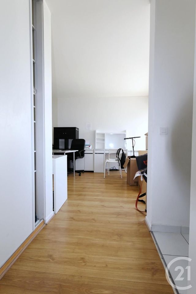 Appartement F1 à louer - 1 pièce - 33.15 m2 - COURBEVOIE - 92 - ILE-DE-FRANCE - Century 21 Conseil Immobilier