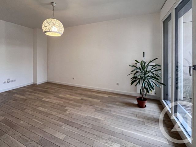 Appartement F2 à louer - 2 pièces - 41.17 m2 - COURBEVOIE - 92 - ILE-DE-FRANCE - Century 21 Conseil Immobilier