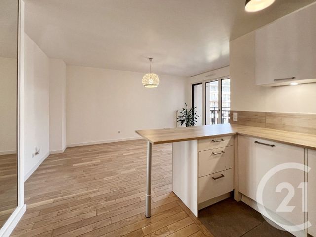 Appartement F2 à louer - 2 pièces - 41.17 m2 - COURBEVOIE - 92 - ILE-DE-FRANCE - Century 21 Conseil Immobilier