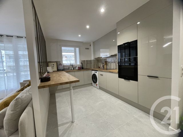 Appartement F4 à louer - 4 pièces - 90.9 m2 - COURBEVOIE - 92 - ILE-DE-FRANCE - Century 21 Conseil Immobilier