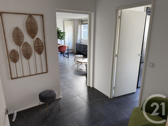 Appartement F2 à louer - 2 pièces - 57.23 m2 - COURBEVOIE - 92 - ILE-DE-FRANCE - Century 21 Conseil Immobilier