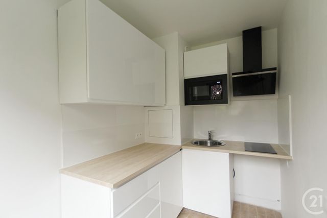 Appartement F1 à louer - 1 pièce - 31.8 m2 - COURBEVOIE - 92 - ILE-DE-FRANCE - Century 21 Conseil Immobilier