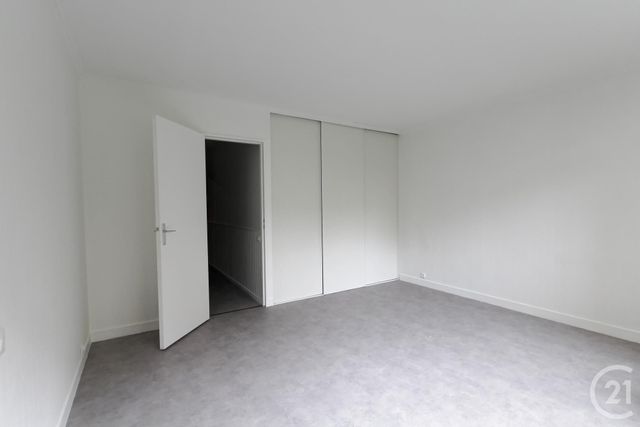 Appartement F1 à louer - 1 pièce - 31.8 m2 - COURBEVOIE - 92 - ILE-DE-FRANCE - Century 21 Conseil Immobilier
