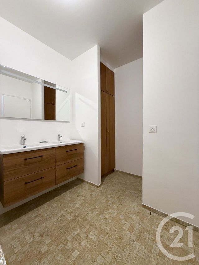 Appartement F5 à louer - 5 pièces - 132.35 m2 - ST CLOUD - 92 - ILE-DE-FRANCE - Century 21 Conseil Immobilier