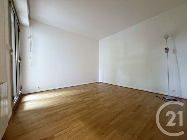 Appartement F5 à louer - 5 pièces - 105.5 m2 - COURBEVOIE - 92 - ILE-DE-FRANCE - Century 21 Conseil Immobilier