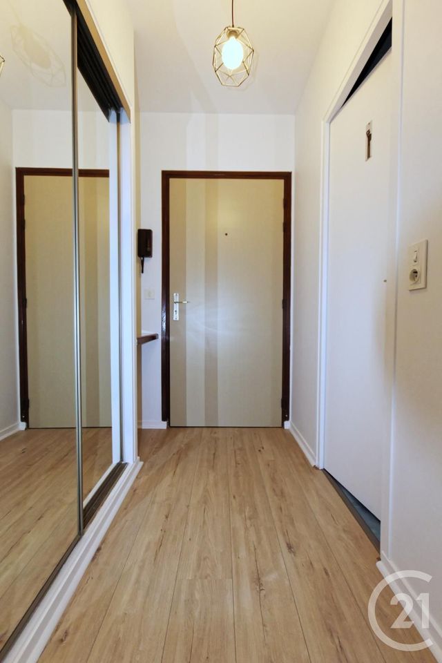 Appartement Studio à louer - 1 pièce - 20.75 m2 - COURBEVOIE - 92 - ILE-DE-FRANCE - Century 21 Conseil Immobilier