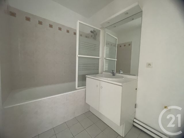 Appartement F2 à vendre - 2 pièces - 54.57 m2 - COURBEVOIE - 92 - ILE-DE-FRANCE - Century 21 Conseil Immobilier