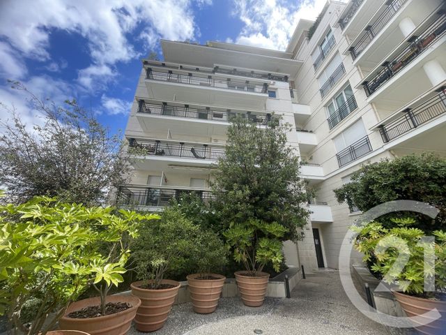 Appartement F2 à vendre - 2 pièces - 54.57 m2 - COURBEVOIE - 92 - ILE-DE-FRANCE - Century 21 Conseil Immobilier