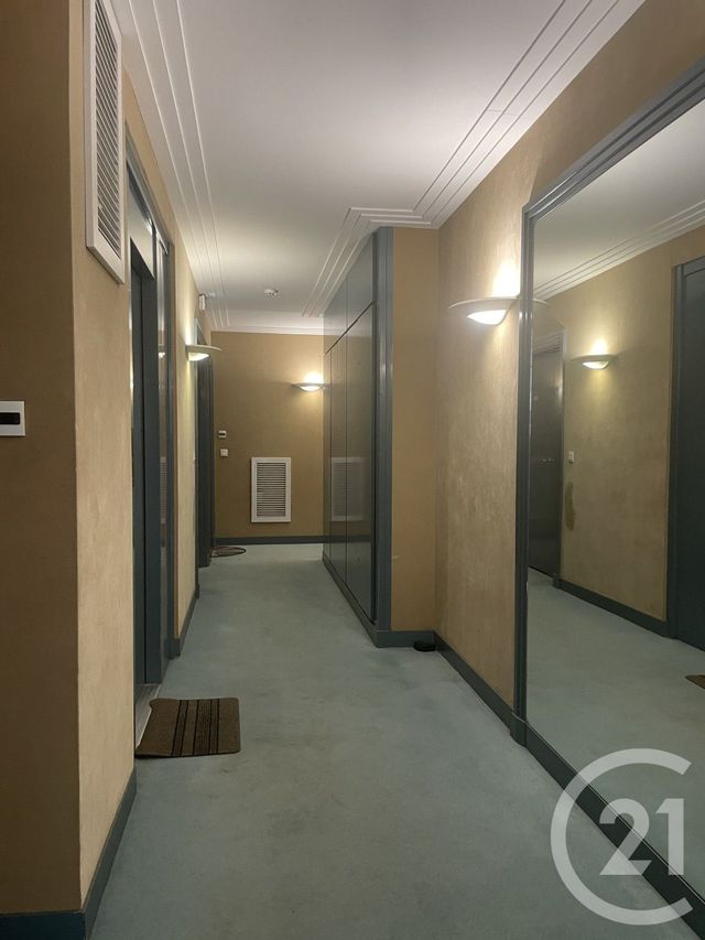 Appartement F2 à vendre - 2 pièces - 54.57 m2 - COURBEVOIE - 92 - ILE-DE-FRANCE - Century 21 Conseil Immobilier