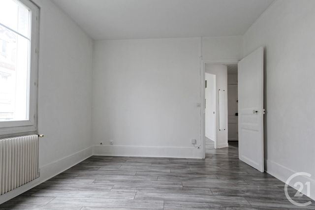 Appartement F3 à louer - 3 pièces - 47.78 m2 - COURBEVOIE - 92 - ILE-DE-FRANCE - Century 21 Conseil Immobilier