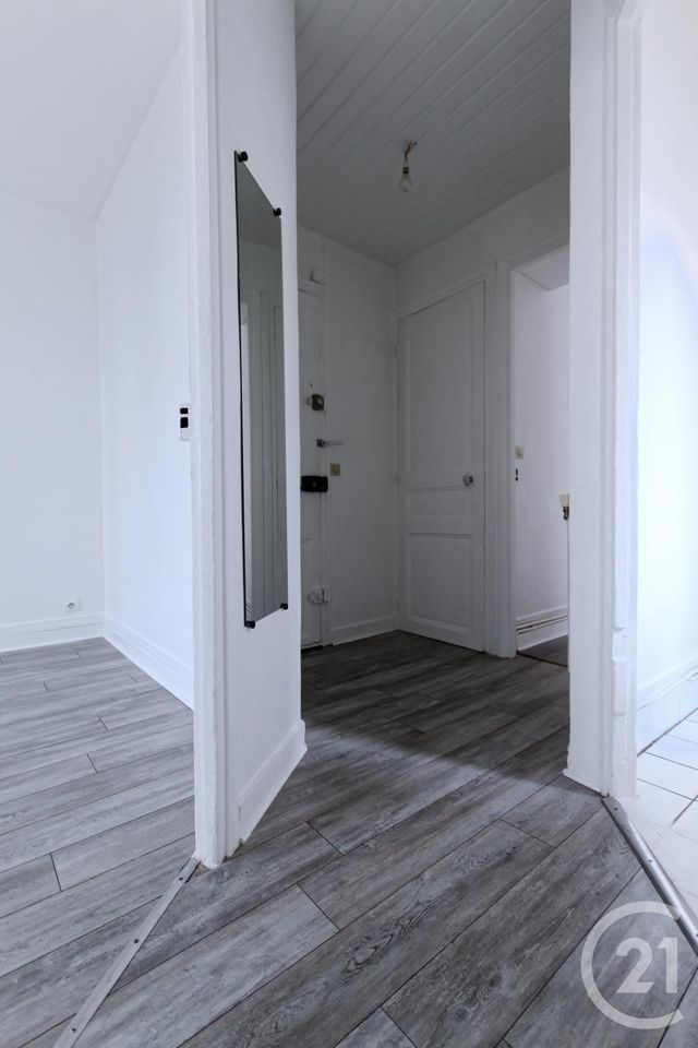 Appartement F3 à louer - 3 pièces - 47.78 m2 - COURBEVOIE - 92 - ILE-DE-FRANCE - Century 21 Conseil Immobilier