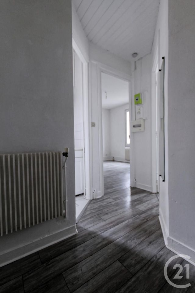 Appartement F3 à louer - 3 pièces - 47.78 m2 - COURBEVOIE - 92 - ILE-DE-FRANCE - Century 21 Conseil Immobilier