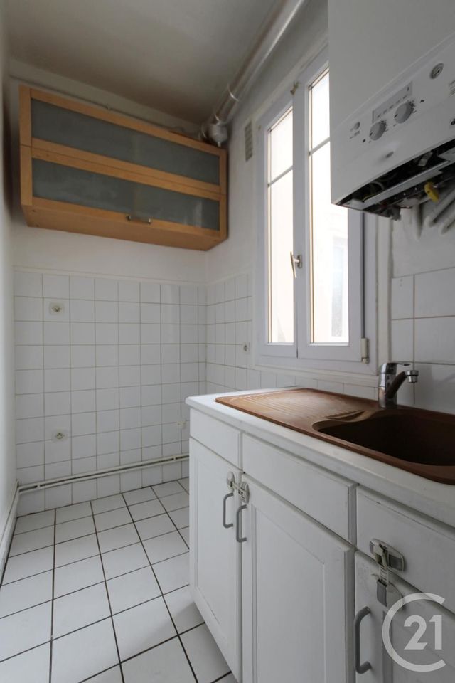 Appartement F3 à louer - 3 pièces - 47.78 m2 - COURBEVOIE - 92 - ILE-DE-FRANCE - Century 21 Conseil Immobilier