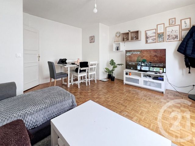 Appartement F2 à louer - 2 pièces - 46.41 m2 - COURBEVOIE - 92 - ILE-DE-FRANCE - Century 21 Conseil Immobilier