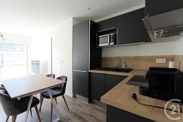Appartement F2 à louer - 2 pièces - 30.08 m2 - COURBEVOIE - 92 - ILE-DE-FRANCE - Century 21 Conseil Immobilier