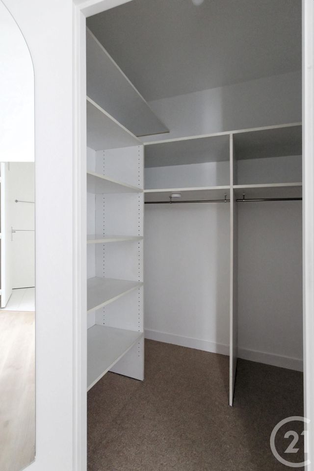 Appartement F3 à louer - 3 pièces - 65.71 m2 - COURBEVOIE - 92 - ILE-DE-FRANCE - Century 21 Conseil Immobilier