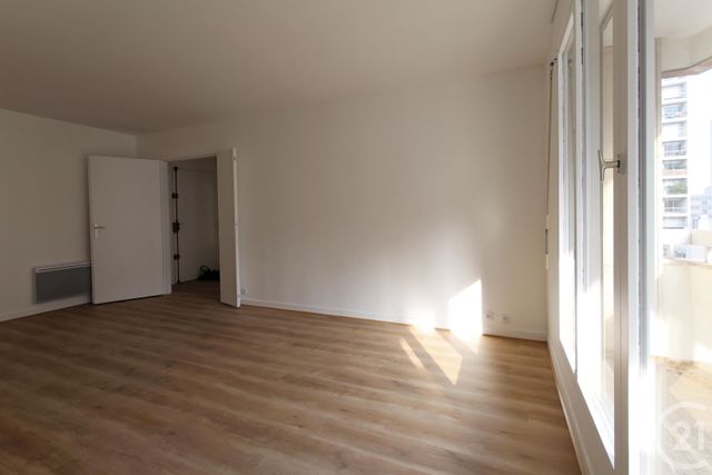 Appartement F3 à louer - 3 pièces - 65.71 m2 - COURBEVOIE - 92 - ILE-DE-FRANCE - Century 21 Conseil Immobilier