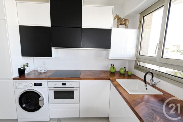 Appartement F2 à louer - 2 pièces - 43.29 m2 - COURBEVOIE - 92 - ILE-DE-FRANCE - Century 21 Conseil Immobilier