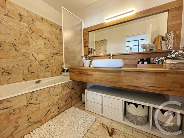 Appartement F2 à louer - 2 pièces - 43.29 m2 - COURBEVOIE - 92 - ILE-DE-FRANCE - Century 21 Conseil Immobilier