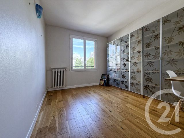 Appartement F5 à louer - 5 pièces - 94.81 m2 - COURBEVOIE - 92 - ILE-DE-FRANCE - Century 21 Conseil Immobilier