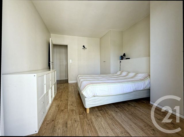 Appartement F5 à louer - 5 pièces - 94.81 m2 - COURBEVOIE - 92 - ILE-DE-FRANCE - Century 21 Conseil Immobilier