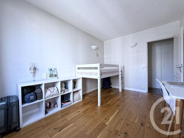 Appartement F5 à louer - 5 pièces - 94.81 m2 - COURBEVOIE - 92 - ILE-DE-FRANCE - Century 21 Conseil Immobilier