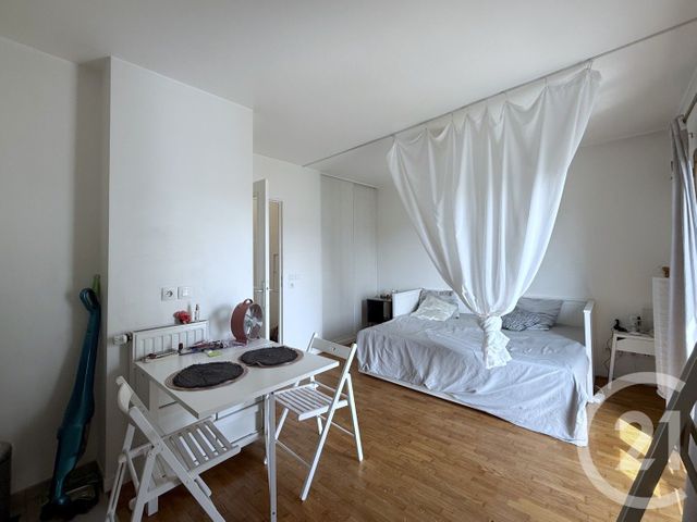Appartement F1 à louer - 1 pièce - 25.8 m2 - COURBEVOIE - 92 - ILE-DE-FRANCE - Century 21 Conseil Immobilier