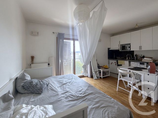 Appartement F1 à louer - 1 pièce - 25.8 m2 - COURBEVOIE - 92 - ILE-DE-FRANCE - Century 21 Conseil Immobilier