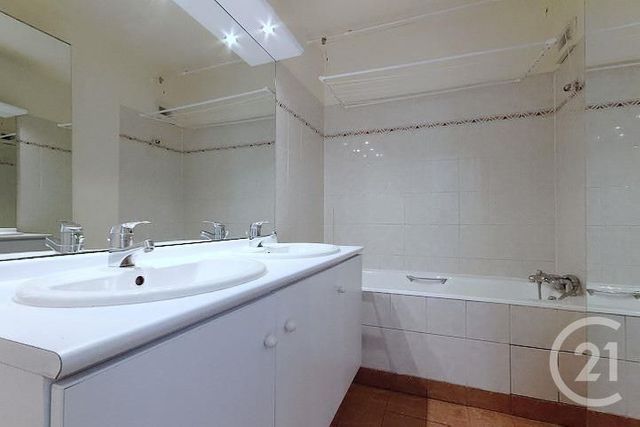 Appartement F4 à vendre - 4 pièces - 86.9 m2 - COURBEVOIE - 92 - ILE-DE-FRANCE - Century 21 Conseil Immobilier