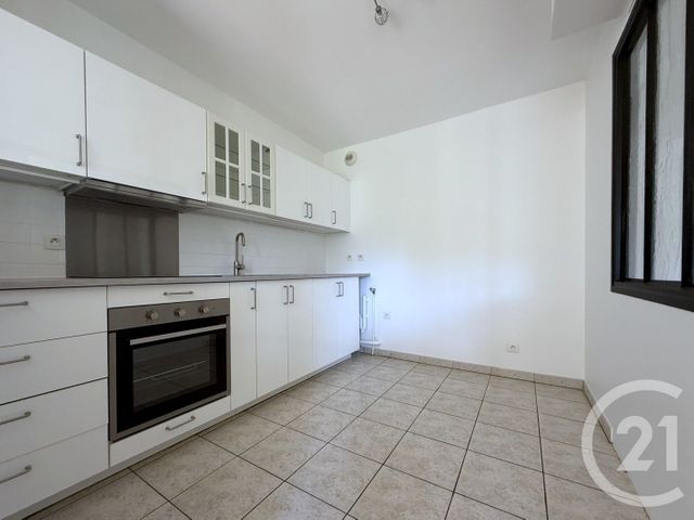 Appartement F5 à louer - 4 pièces - 102.48 m2 - COURBEVOIE - 92 - ILE-DE-FRANCE - Century 21 Conseil Immobilier