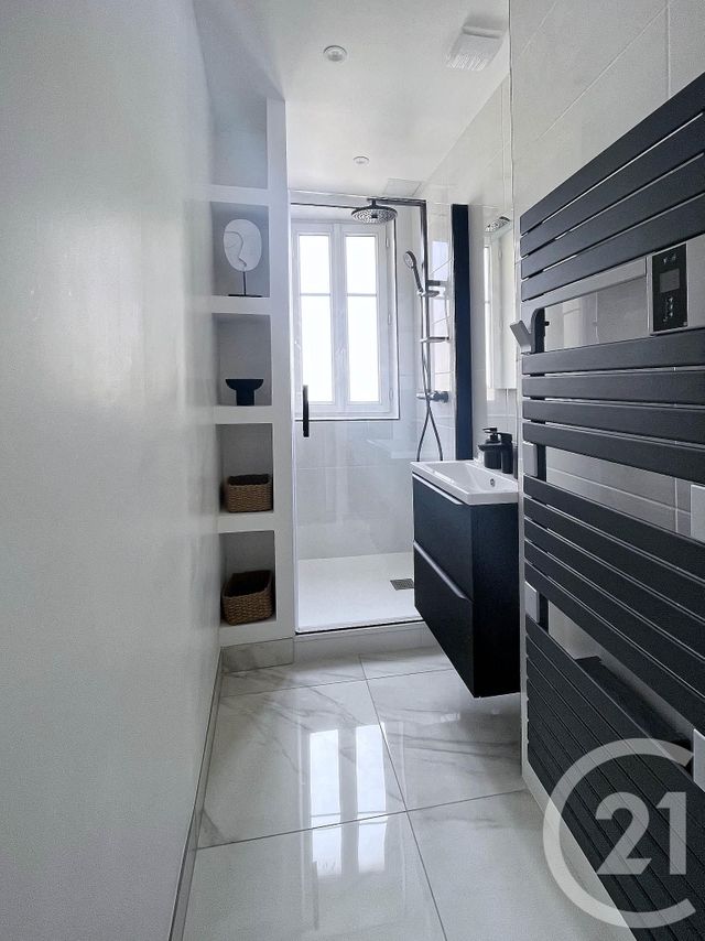 Appartement F2 à louer - 2 pièces - 39.03 m2 - SURESNES - 92 - ILE-DE-FRANCE - Century 21 Conseil Immobilier