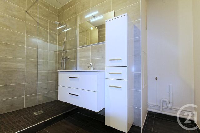 Appartement F2 à vendre - 2 pièces - 52.57 m2 - COURBEVOIE - 92 - ILE-DE-FRANCE - Century 21 Conseil Immobilier
