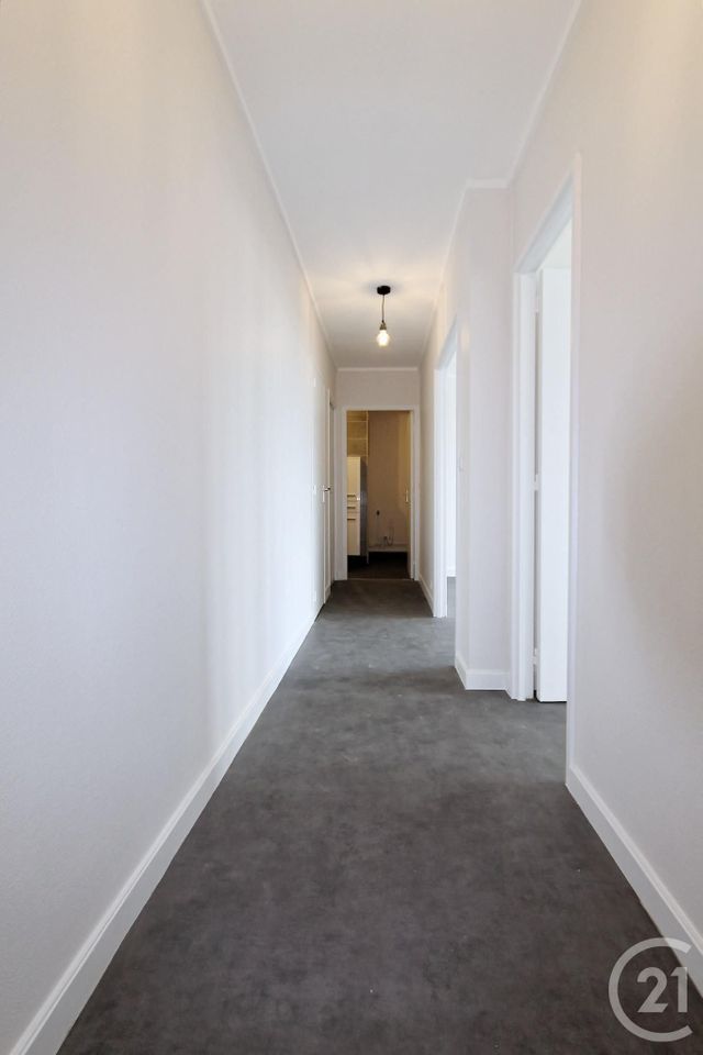 Appartement F2 à vendre - 2 pièces - 52.57 m2 - COURBEVOIE - 92 - ILE-DE-FRANCE - Century 21 Conseil Immobilier
