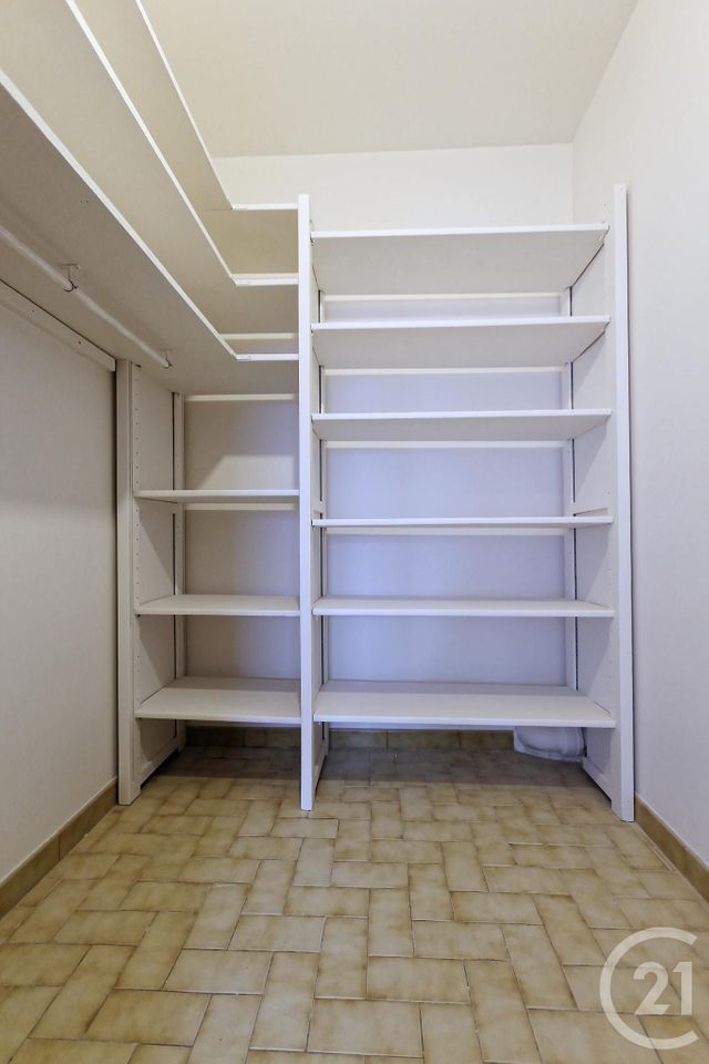 Appartement F2 à vendre - 2 pièces - 52.57 m2 - COURBEVOIE - 92 - ILE-DE-FRANCE - Century 21 Conseil Immobilier