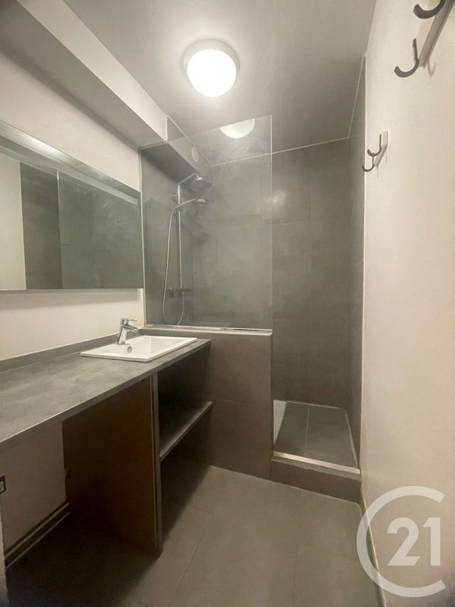 Appartement F2 à vendre - 2 pièces - 45.2 m2 - COURBEVOIE - 92 - ILE-DE-FRANCE - Century 21 Conseil Immobilier