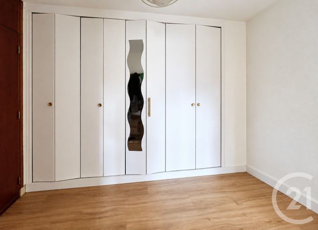 Appartement F3 à vendre - 3 pièces - 65.71 m2 - PARIS - 75018 - ILE-DE-FRANCE - Century 21 Conseil Immobilier