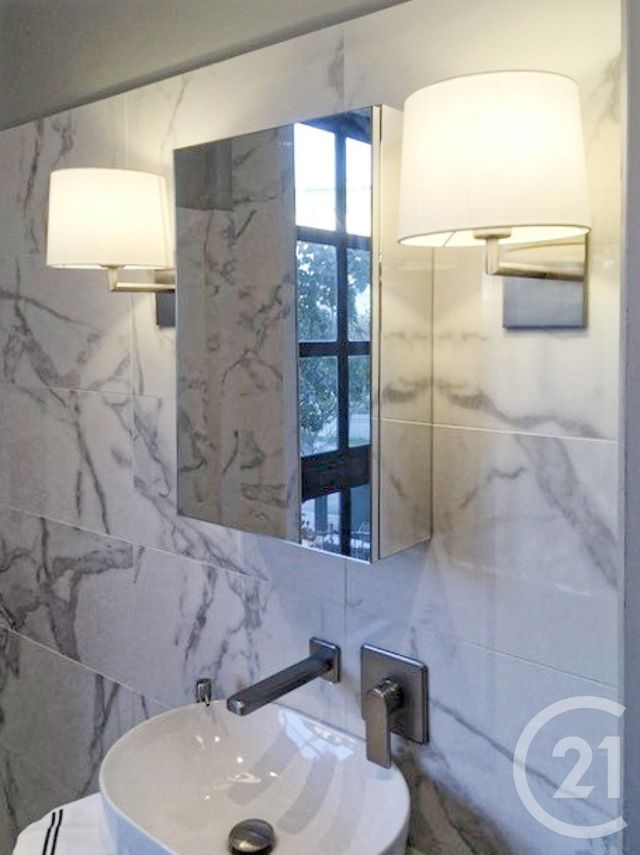 Appartement Atelier d'artiste à louer - 2 pièces - 58.44 m2 - PARIS - 75010 - ILE-DE-FRANCE - Century 21 Conseil Immobilier